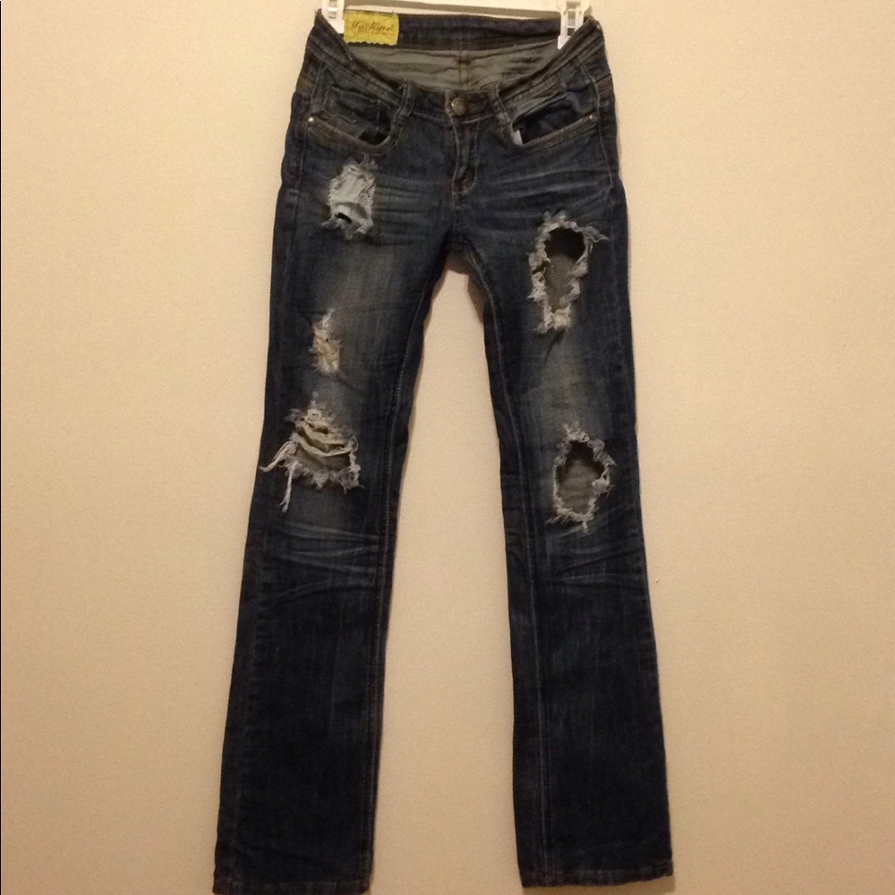 Machine ripped jeans